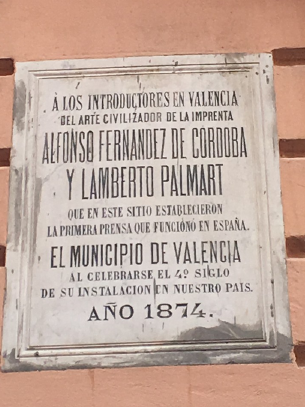 Placa conmemorativa sobre el
                                                                        impresor Lambert Palmart